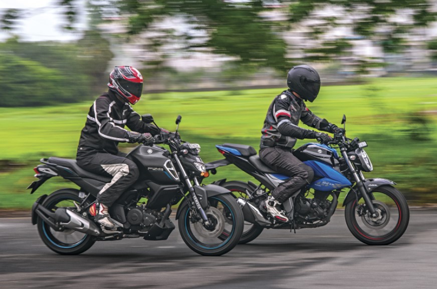 New Suzuki Gixxer Vs 2019 Yamaha Fz S V3 0 Comparison Of The Two 150cc Naked Bikes Autocar India