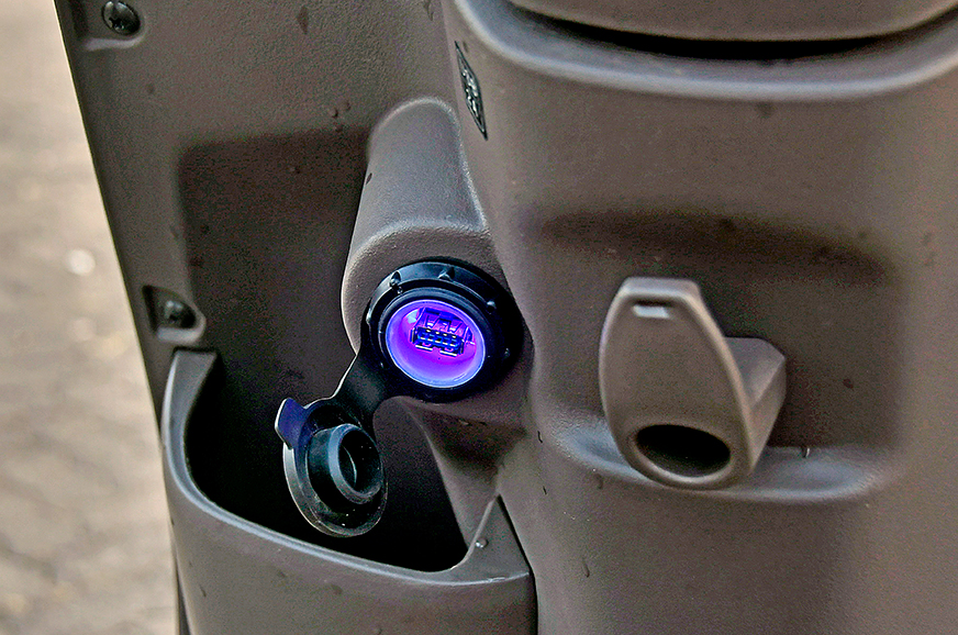 suzuki access 125 usb charger