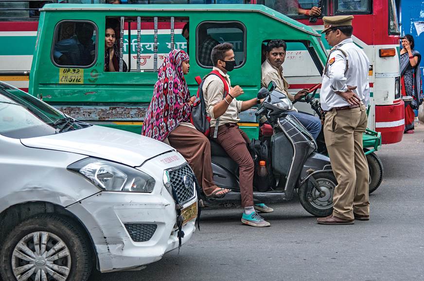 Karnataka Police bans all vehicles until the end of the lockdown