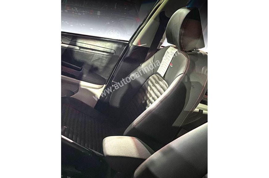 Kia Sonet spy image reveals plush interior - Image 4