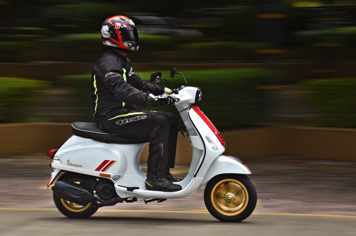 2022 Vespa Racing  Sixties review test ride News Unseen 