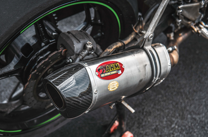 Race-spec Kawasaki Ninja 300 ride experience - Image 2