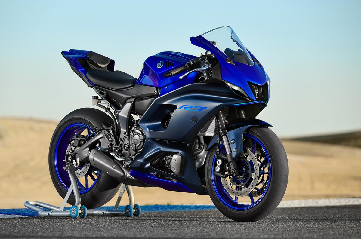 Yamaha takes the wraps off the new YZF-R7 - Autocar India