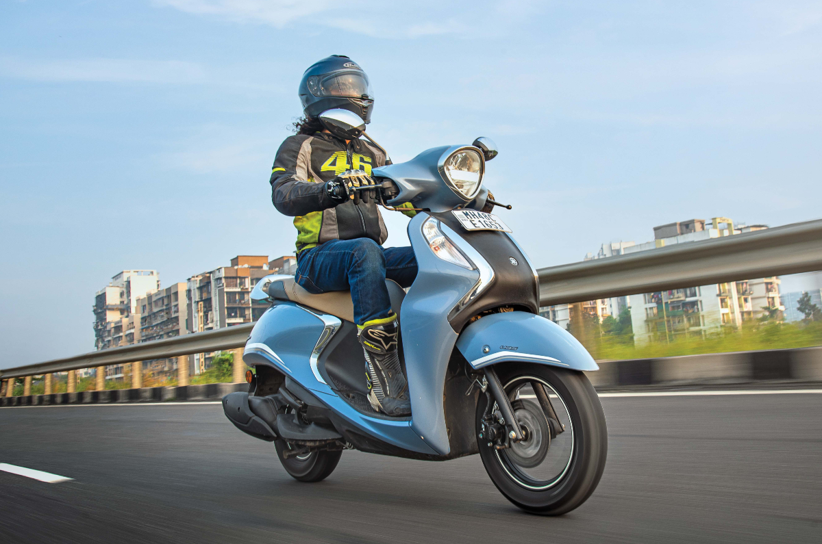 yamaha fascino blue helmet