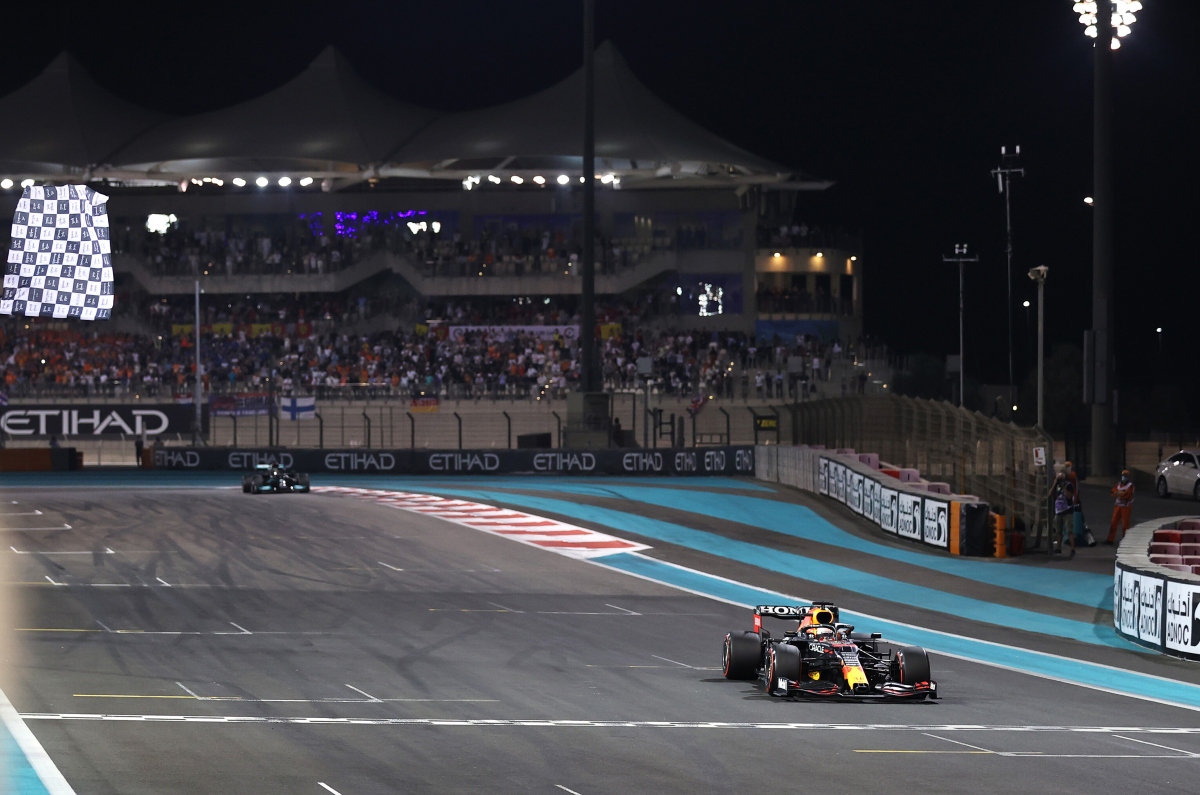 Verstappen crowned 2021 F1 champion after last-lap pass on Hamilton - Image 2