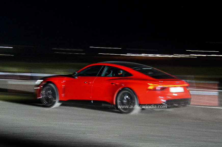 Mumbai's Juhu airport hosts night drag races - Image 4