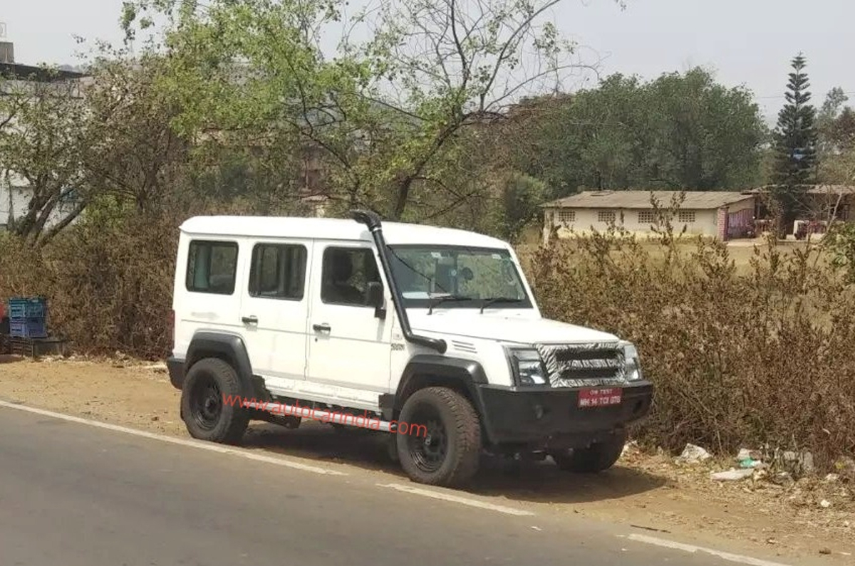 2022 Force Gurkha five-door front quarter spied