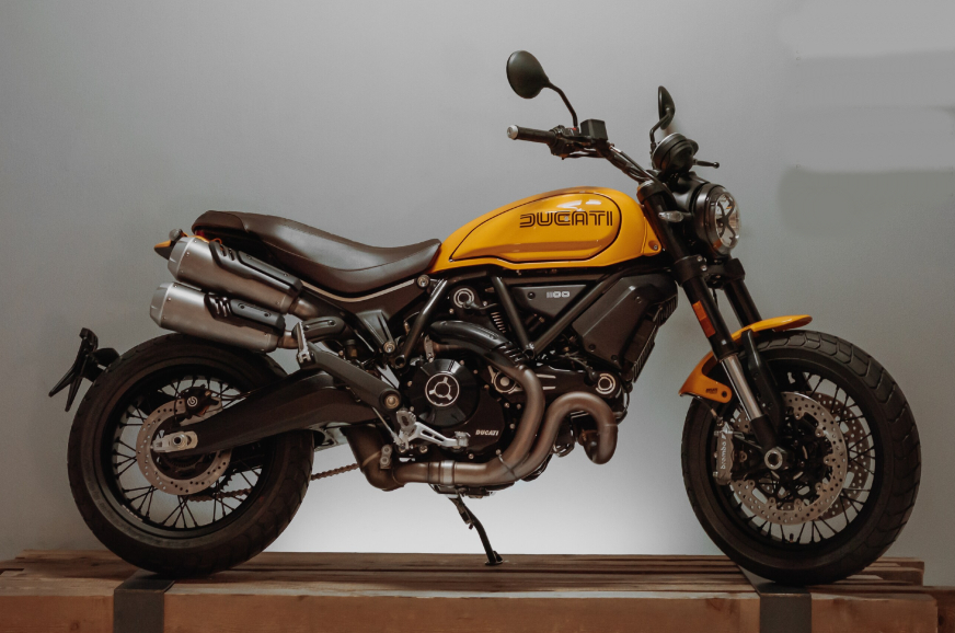 Profile view of the Ducati Scrambler 1100 Tribute Pro.