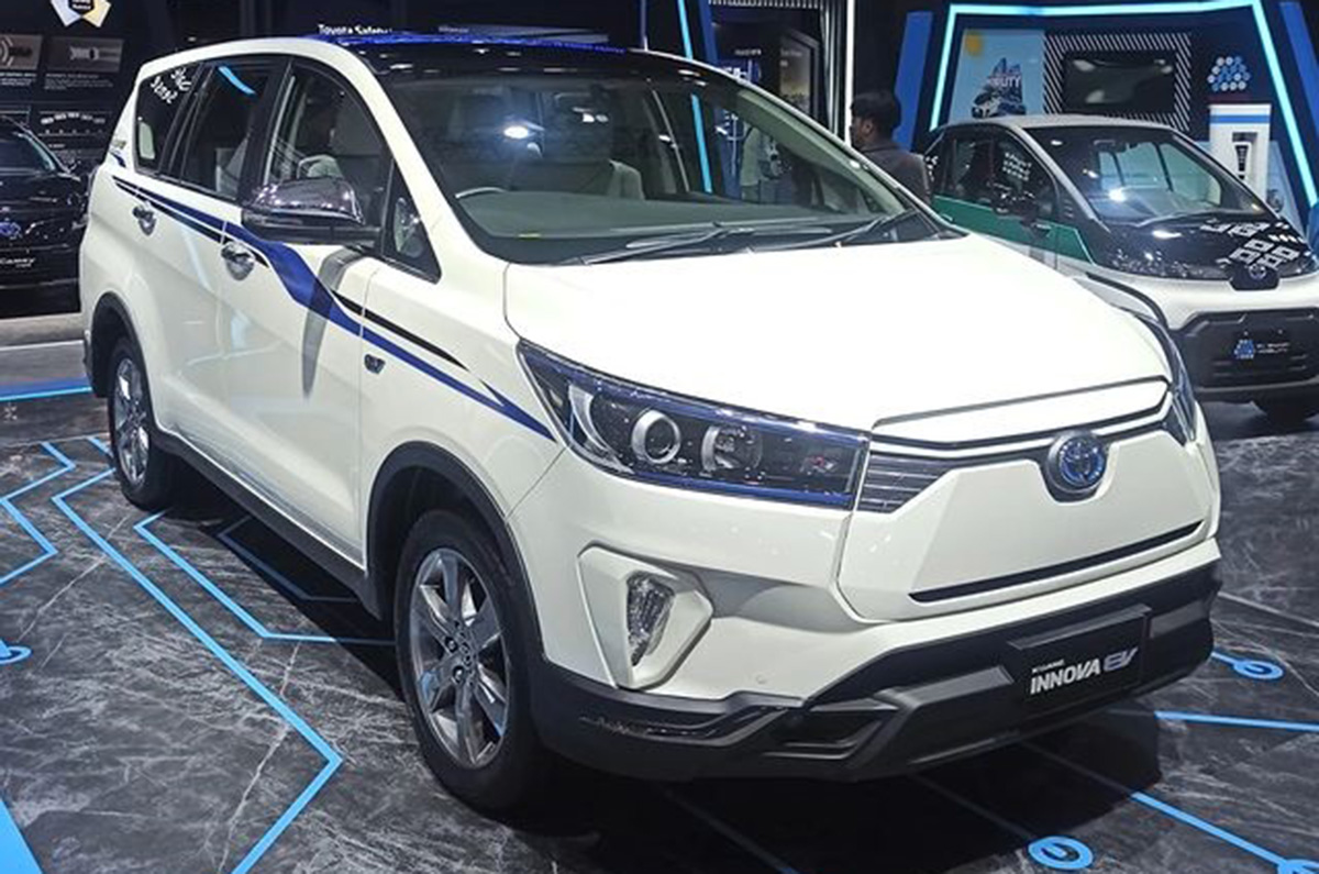 Toyota Innova EV front 