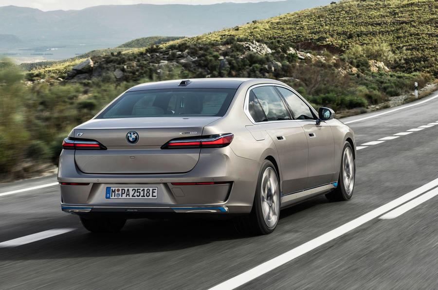BMW i7 rear