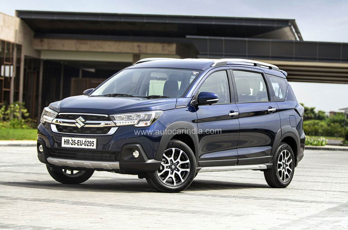 Maruti Suzuki XL6 front quarter 