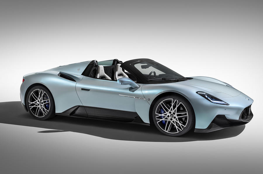 Maserati MC20 Spider front right three quarter