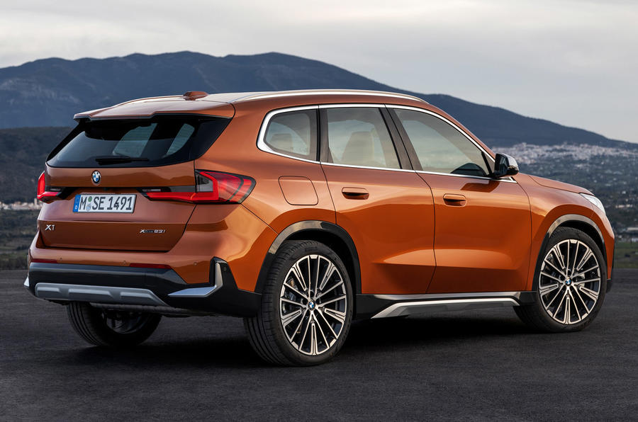2022 BMW X1 rear quarter
