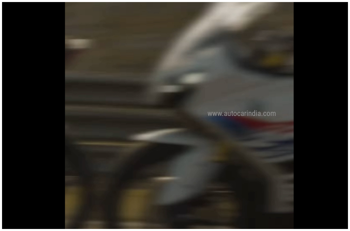BMW G 310 RR teaser image