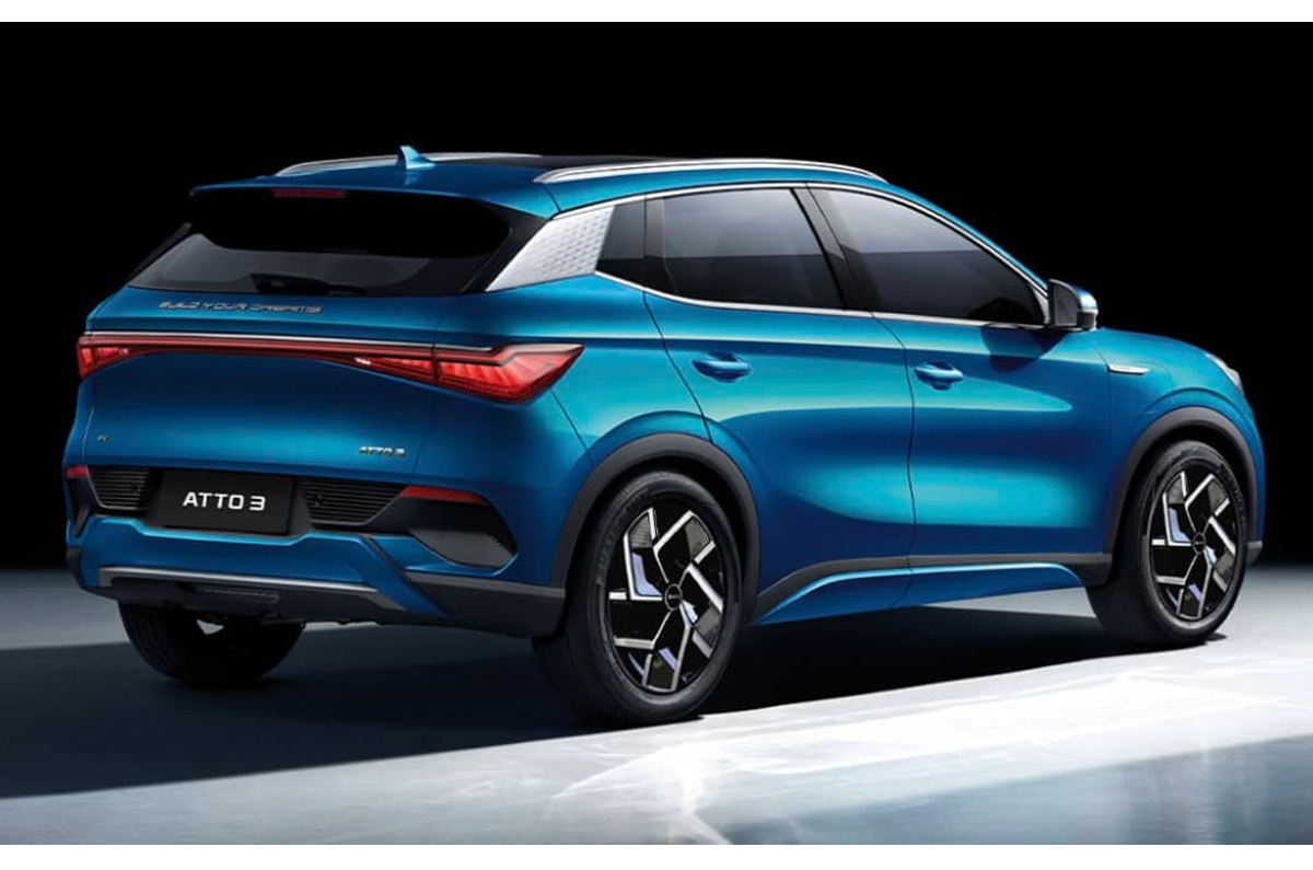 BYD Atto 3 rear quarter 