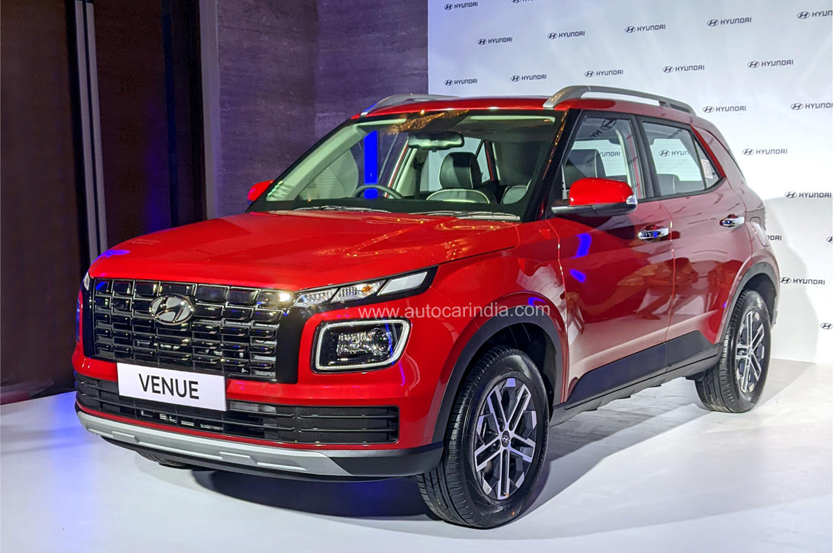 Hyundai Venue facelift front quarter 