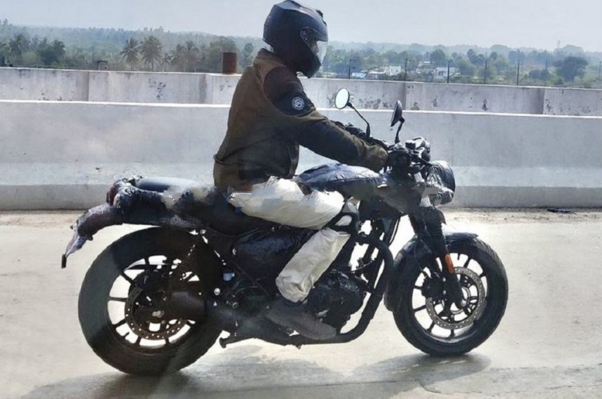 Royal Enfield Hunter 350 rolling shot.