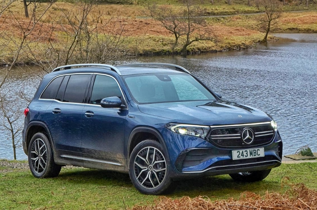Mercedes EQB EV SUV front three quarter