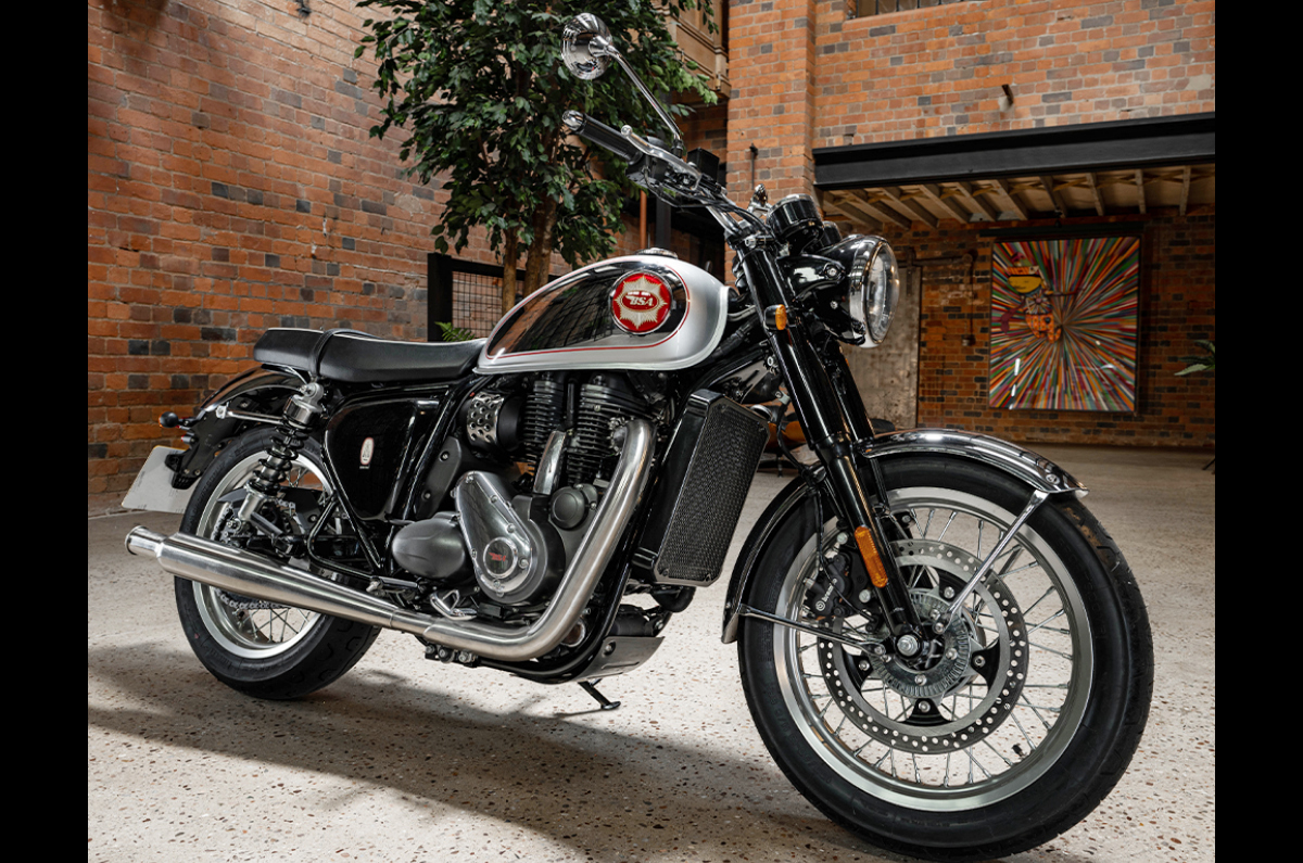 BSA Gold Star 650 front static image