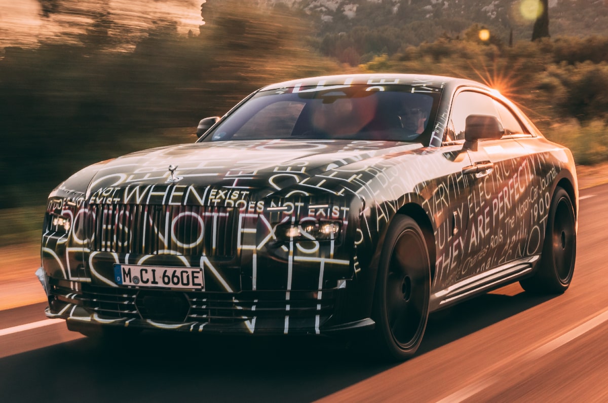 Rolls Royce Spectre front track