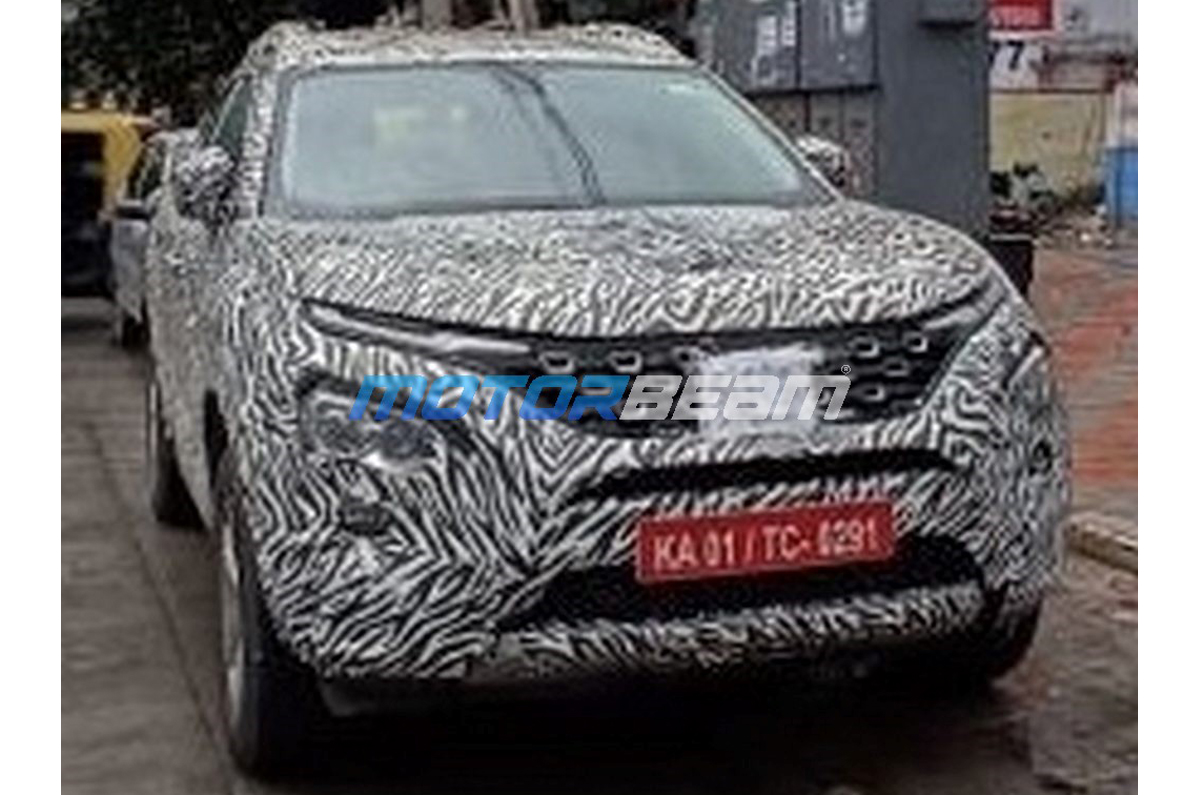 2022 Tata Safari spied front quarter 