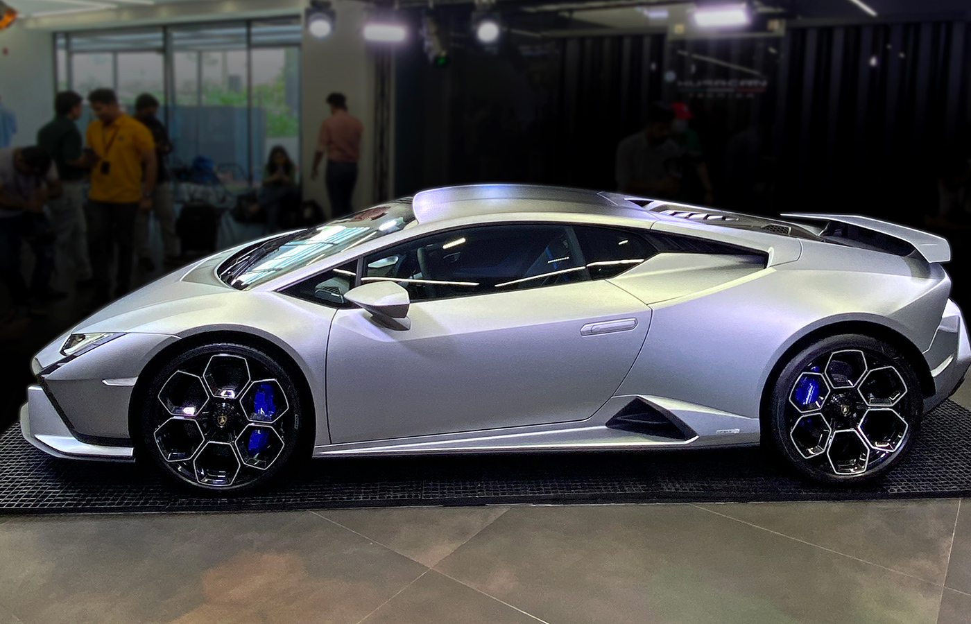 Lamborghini Huracan Tecnica side profile.
