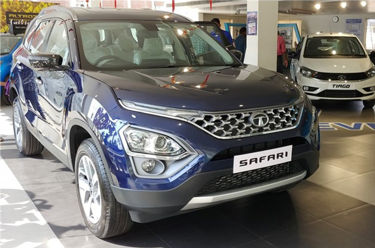 Passenger car sales August 2022