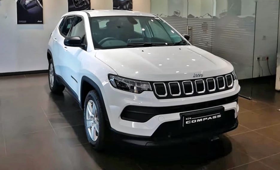 Jeep Compass 4X2 Diesel Automatic Launched At Rs 23.99 Lakh - Read Details