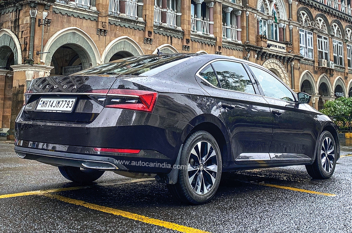 Skoda Superb rear three quarter.