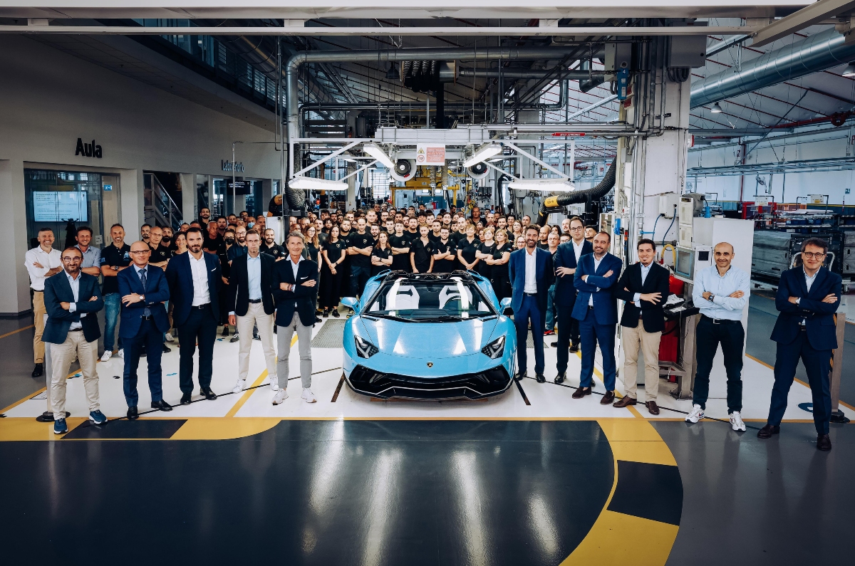 Aventador production ends 