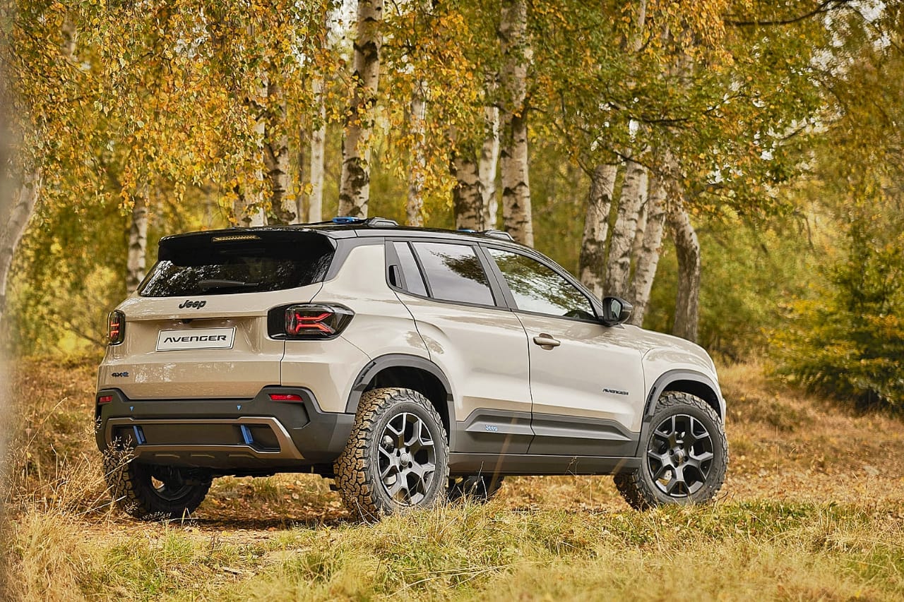 Jeep Avenger 4X4 rear quarter 