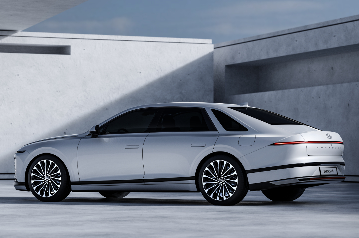 Hyundai Grandeur rear quarter