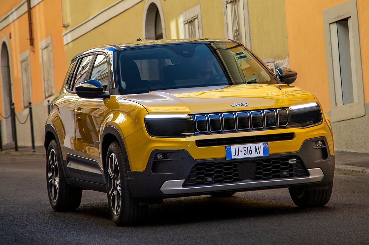 2022 Jeep Avenger front quarter.