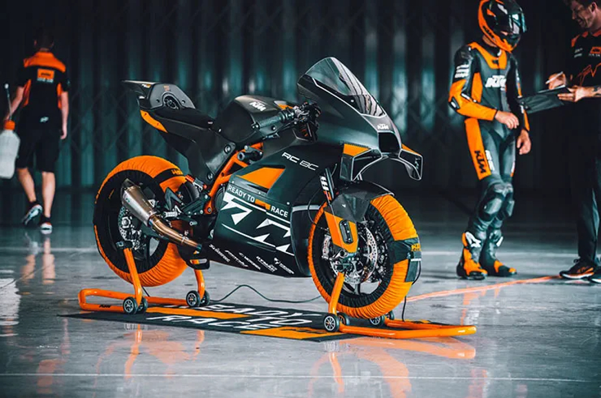 2023 KTM RC 8C track bike unveiled - Image 2
