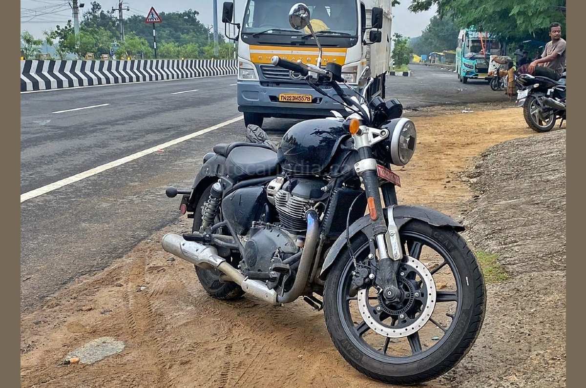 Royal Enfield Super Meteor 650 Spotted Again Tyre Details Revealed 