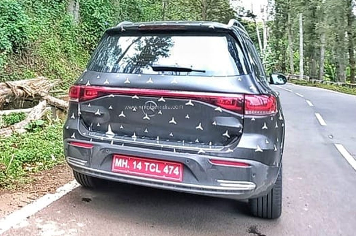 Mercedes-Benz EQB rear spied 