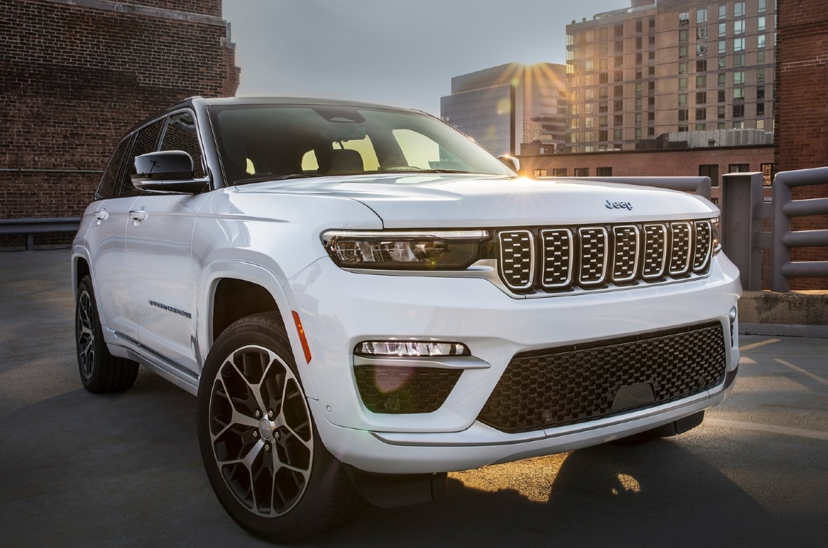 Jeep Grand Cherokee India bookings open ; local assembly begins