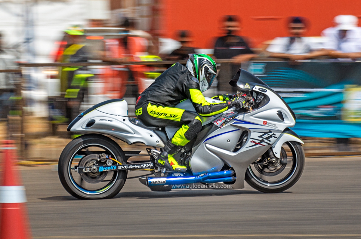 Suzuki Hayabusa front tracking.