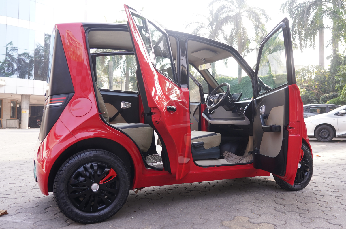 PMV Eas-E EV microcar profile doors