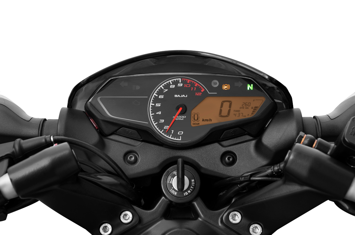 Pulsar P150 instrument cluster.