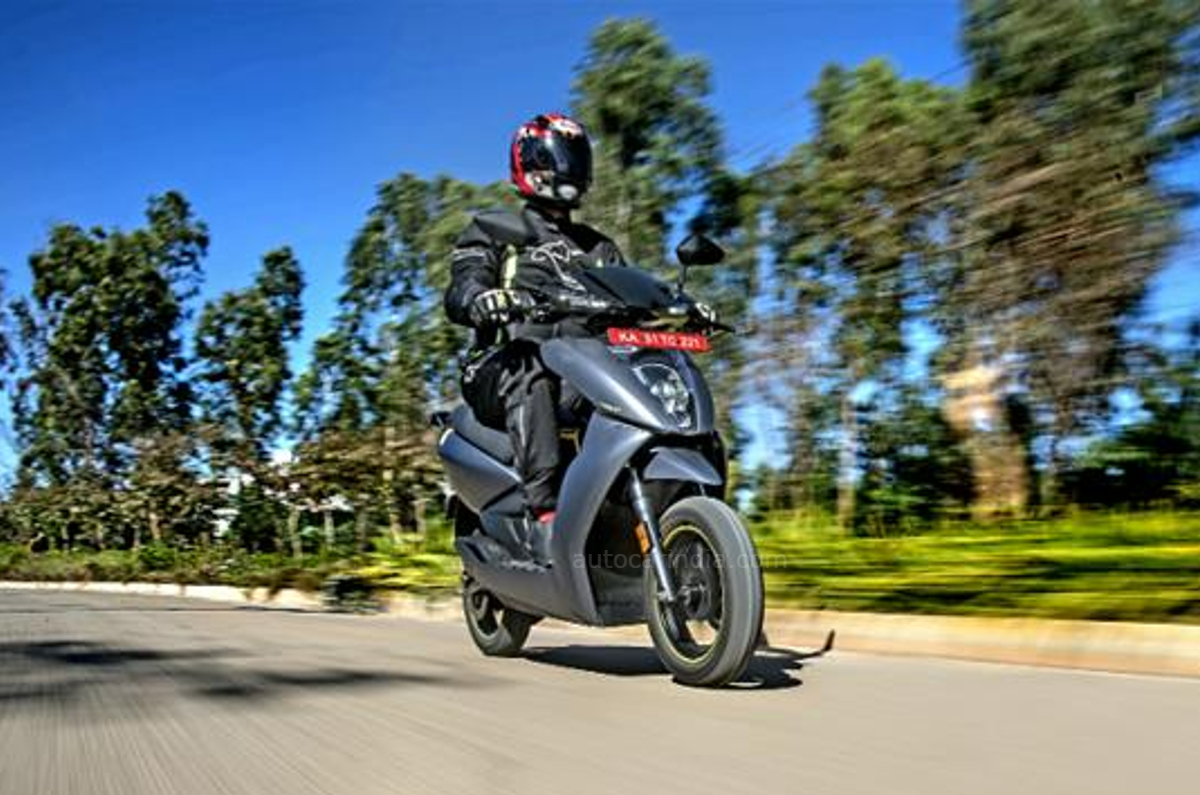 Ather 450 Plus, 450X electric scooters end-of-year discounts.