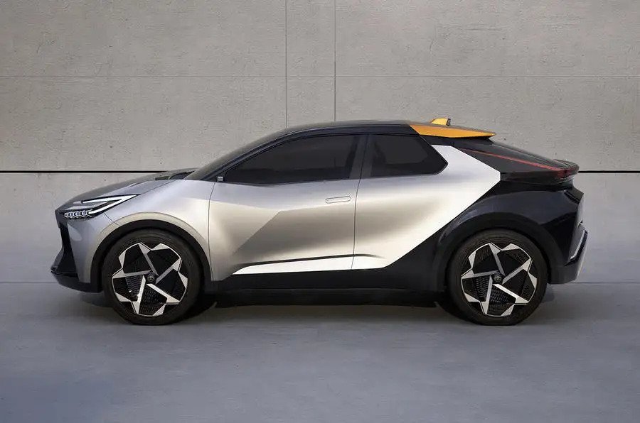 Toyota C-HR concept side 