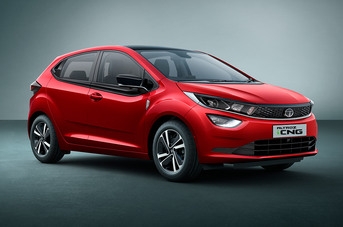 2023 Tata Altroz CNG front quarter
