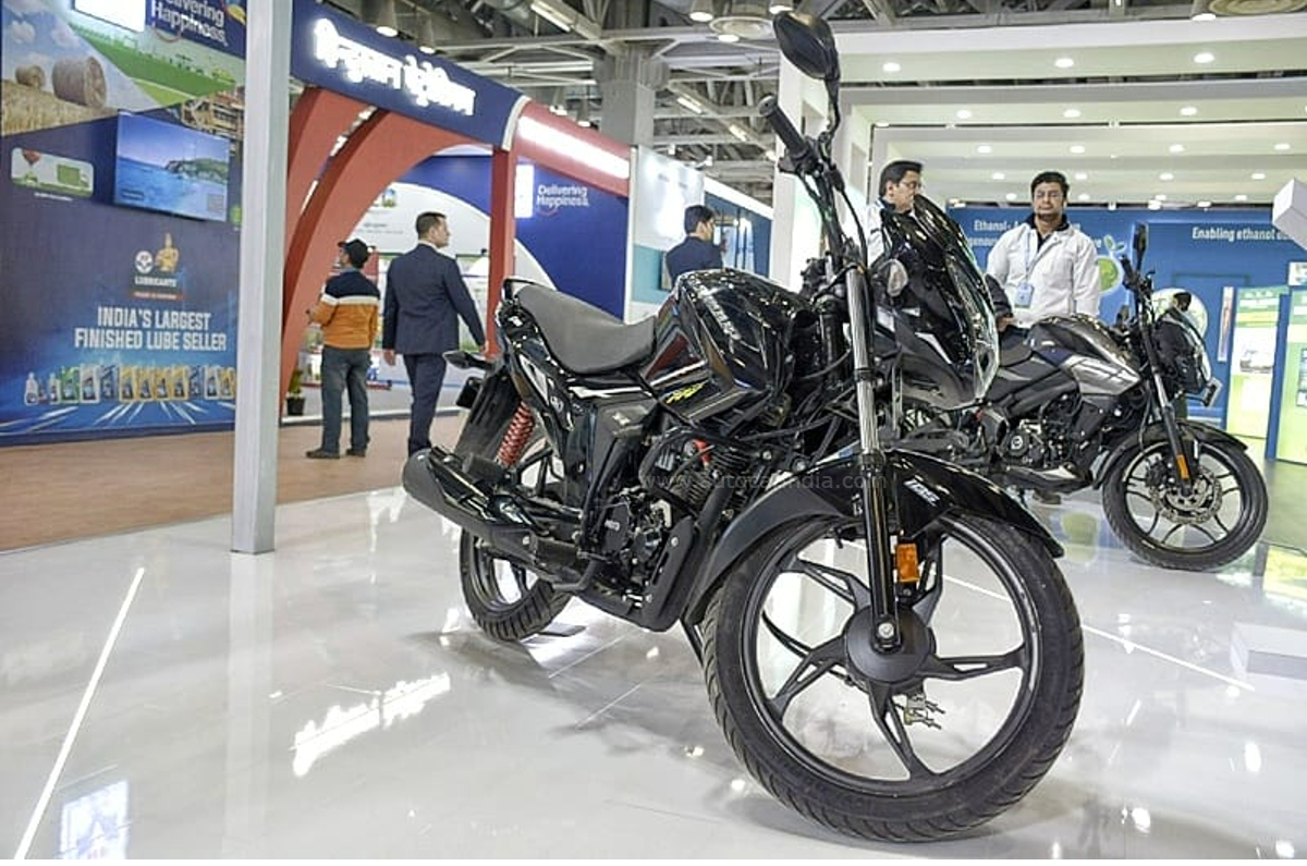 Hero Glamour XTEC flex-fuel prototype at Auto Expo 2023 previews future tech.