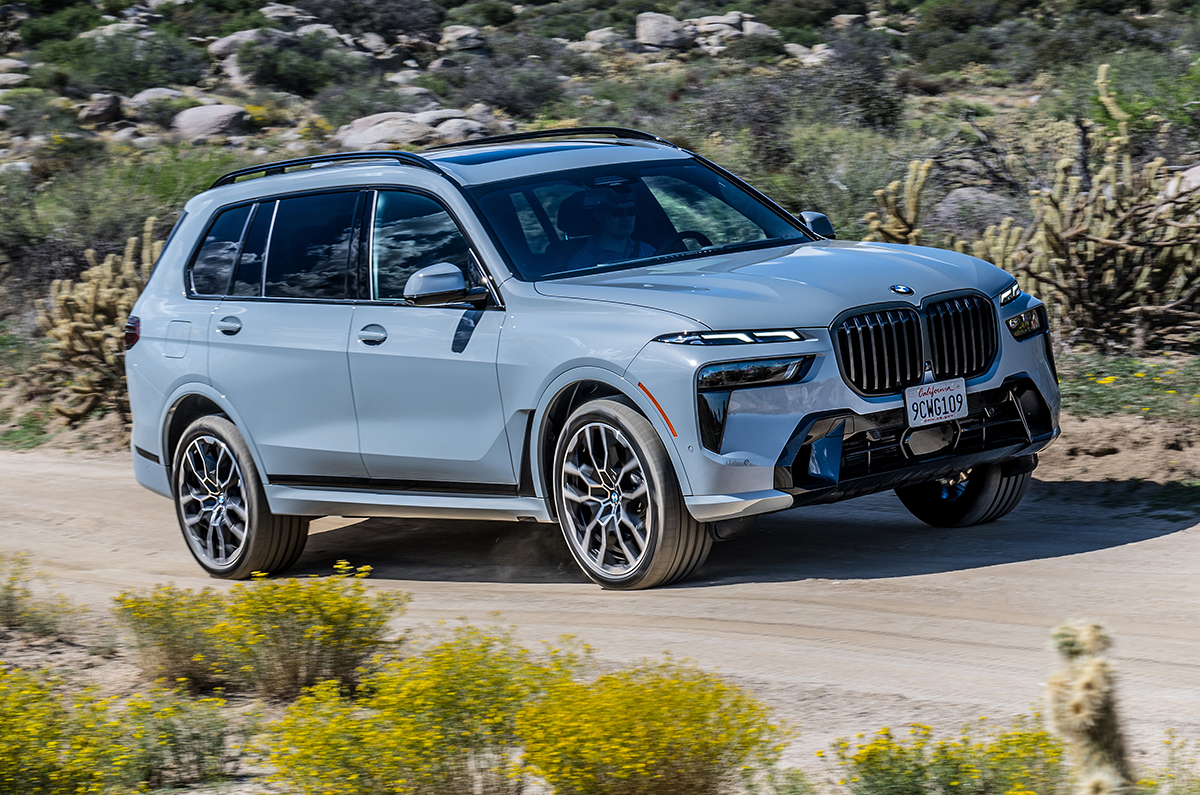 BMW X7 facelift front quarter