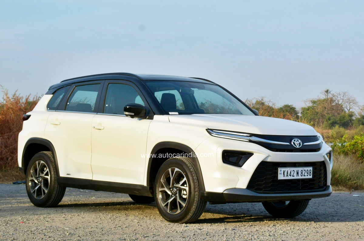 Toyota Hyryder front quarter