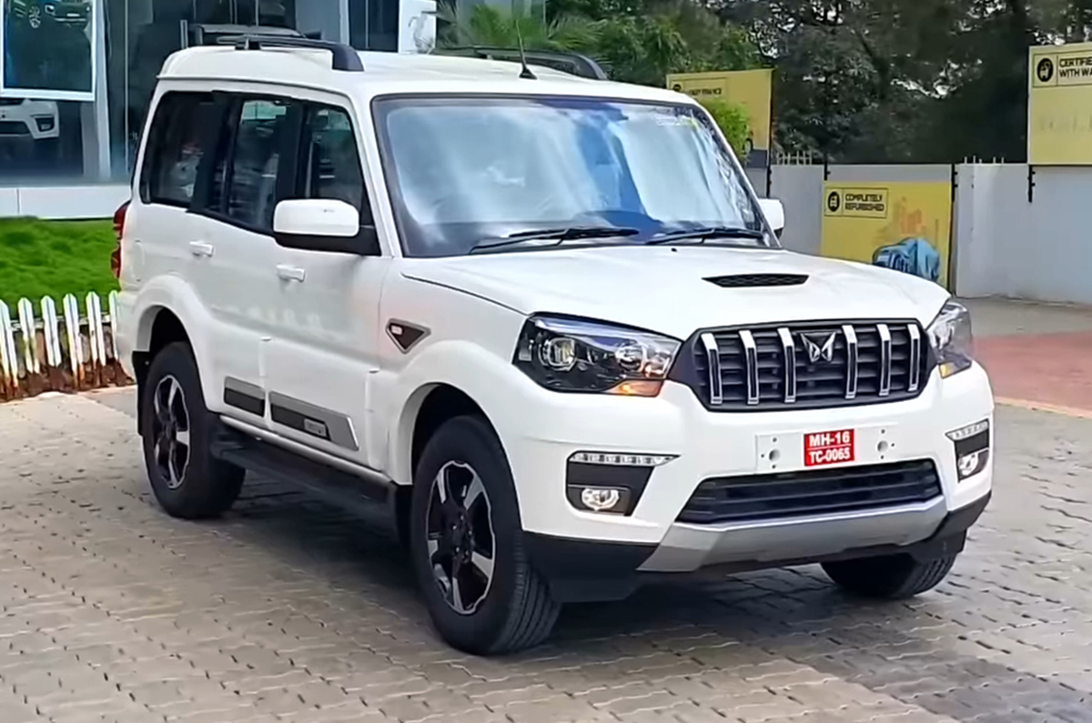 2023 Mahindra Scorpio Classic front quarter