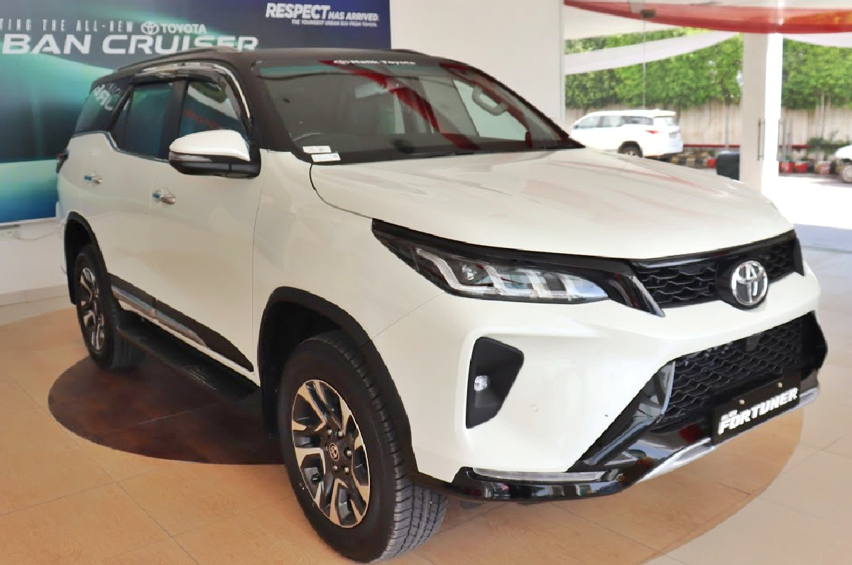 Toyota Fortuner Legender