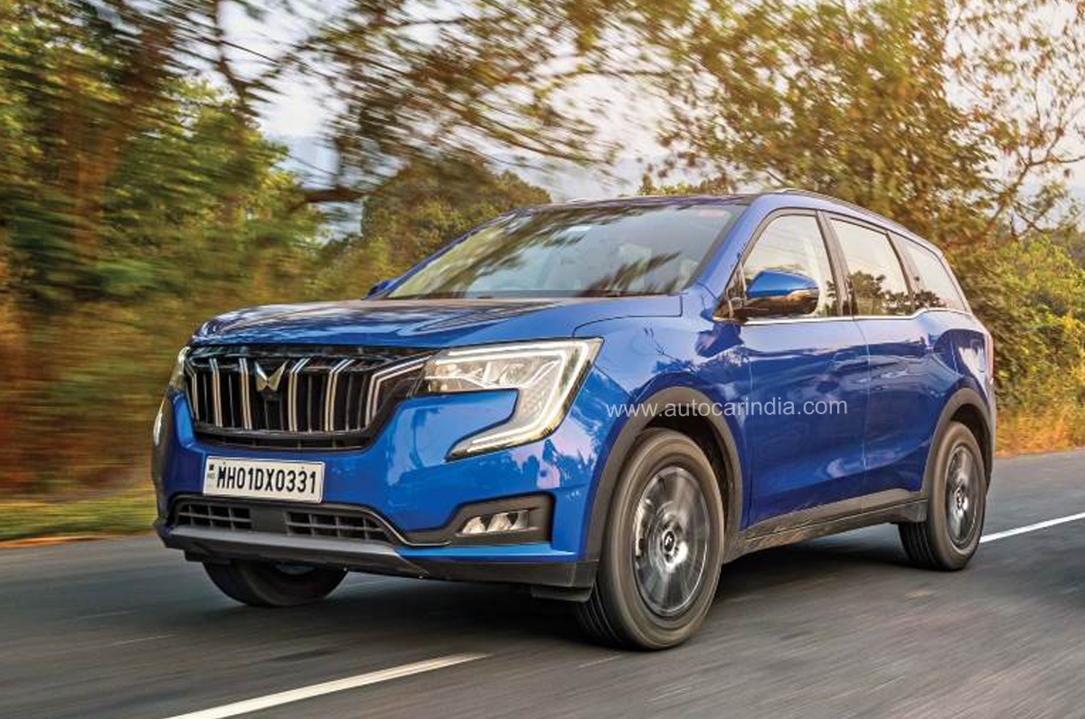 Mahindra XUV700 front quarter 