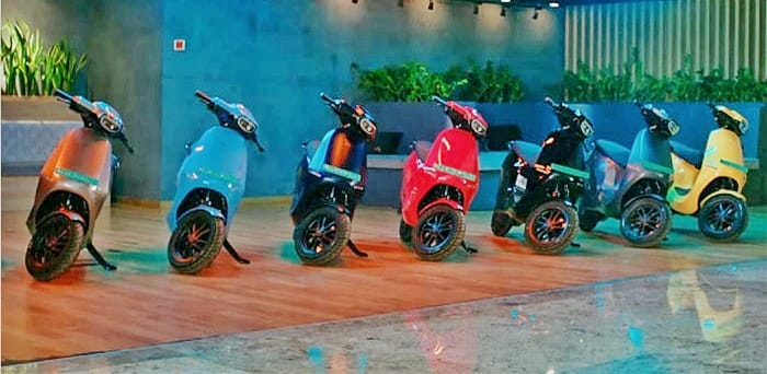 Ola S1, S1 Air electric scooter price, booking details, range. 